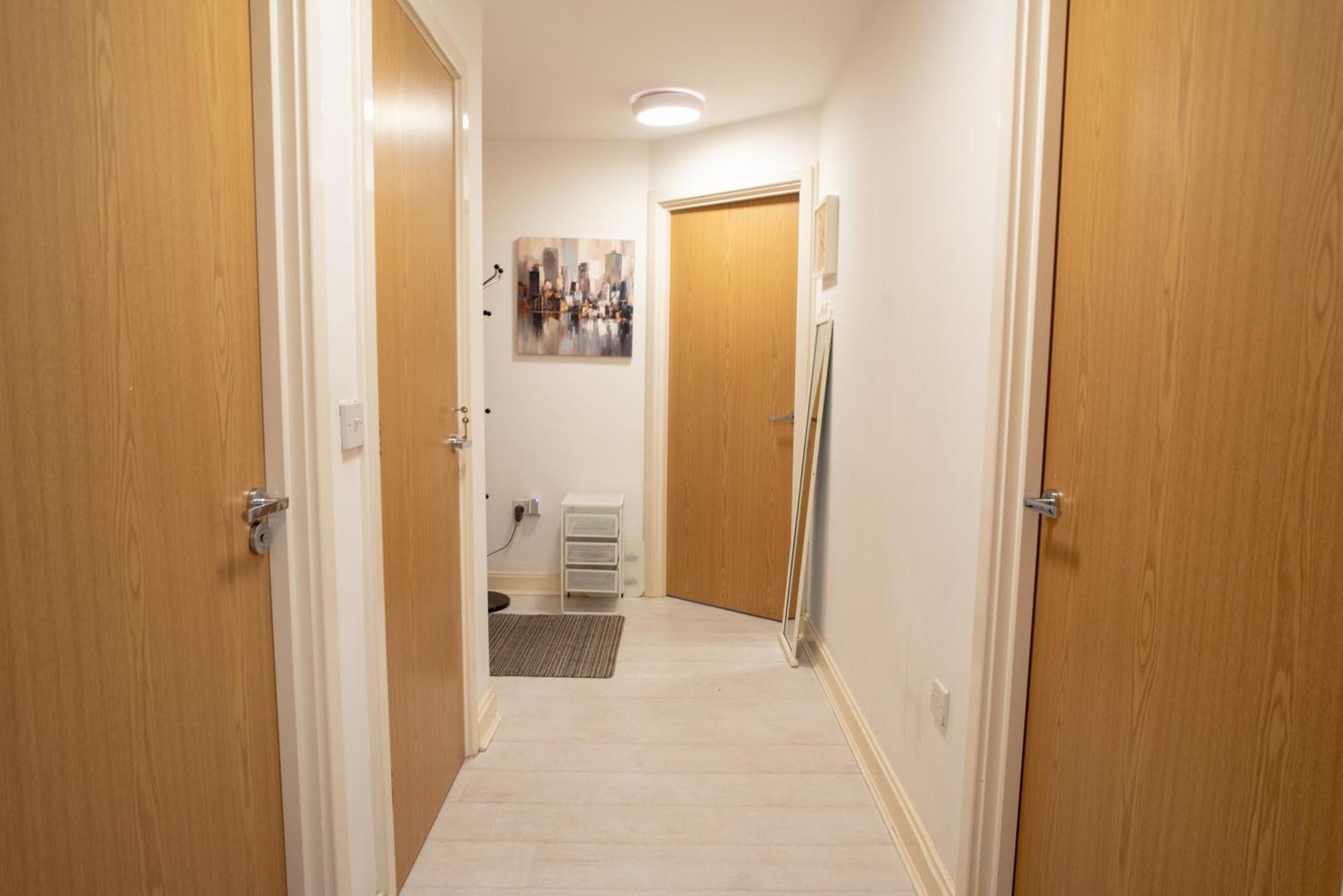 Two-Bedroom Luxury Apartment With Workspace, Free Secure Parking & Coffee Birmingham Exterior photo