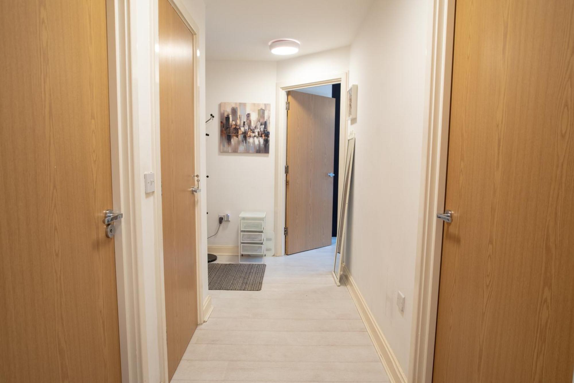 Two-Bedroom Luxury Apartment With Workspace, Free Secure Parking & Coffee Birmingham Exterior photo