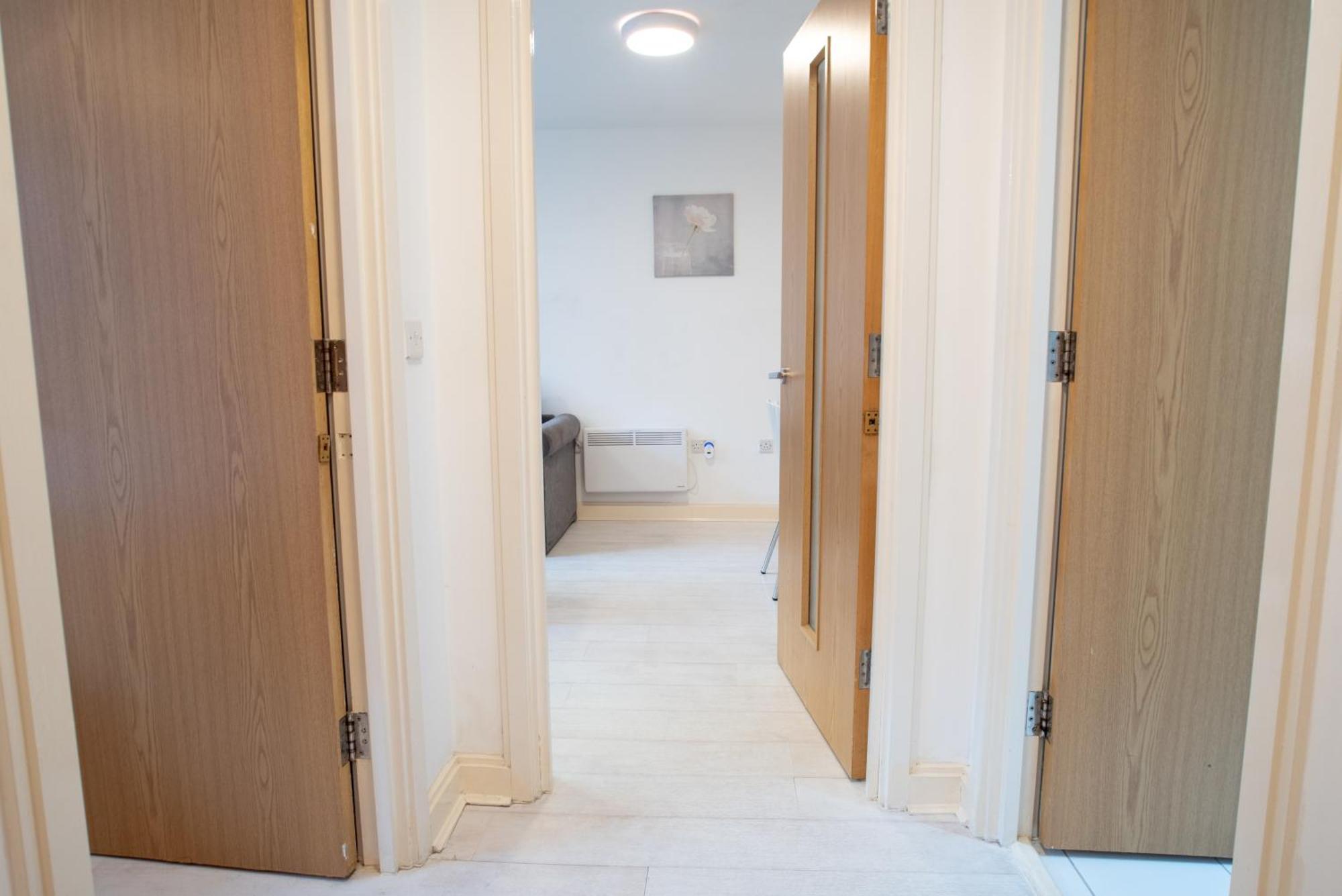 Two-Bedroom Luxury Apartment With Workspace, Free Secure Parking & Coffee Birmingham Exterior photo